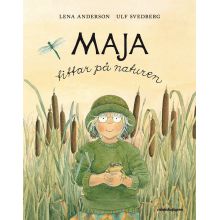 Maja tittar på naturen